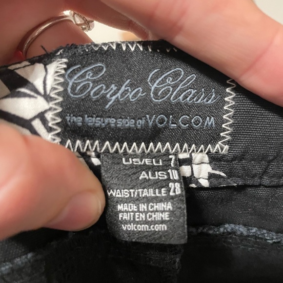 Volcom black lived in cuffed pants Size 7 NWT - Picture 8 of 9